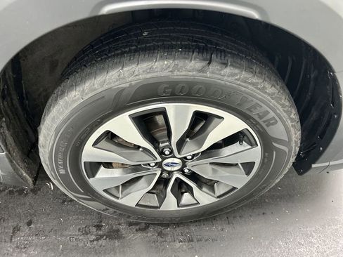 Used 2025 Subaru Outback Limited AWD/4WD image 8
