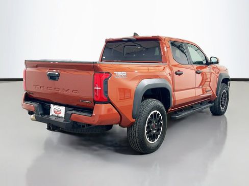 Used 2025 Toyota Tacoma TRD Off-Road w/ TRD Off Road Upgrade Package AWD/4WD image 4