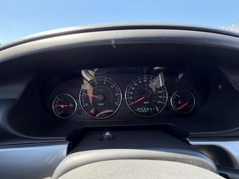 Used 2006 Chrysler Sebring Touring image 9