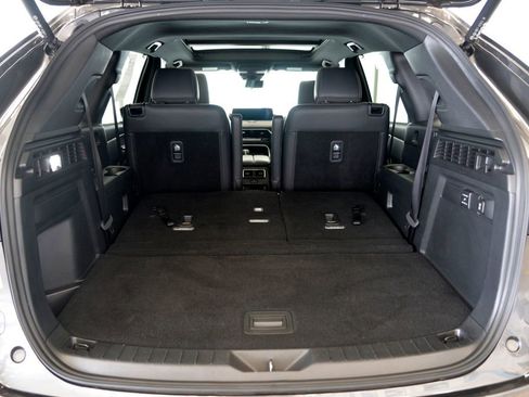 Certified 2024 MAZDA CX-90 3.3 Turbo w/ Premium Plus Pkg image 31