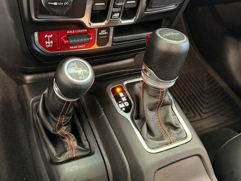 Used 2021 Jeep Gladiator Mojave w/ LED Lighting Group AWD/4WD image 17