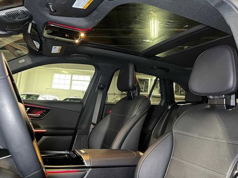 Used 2025 Mercedes-Benz GLC 300 4MATIC image 24