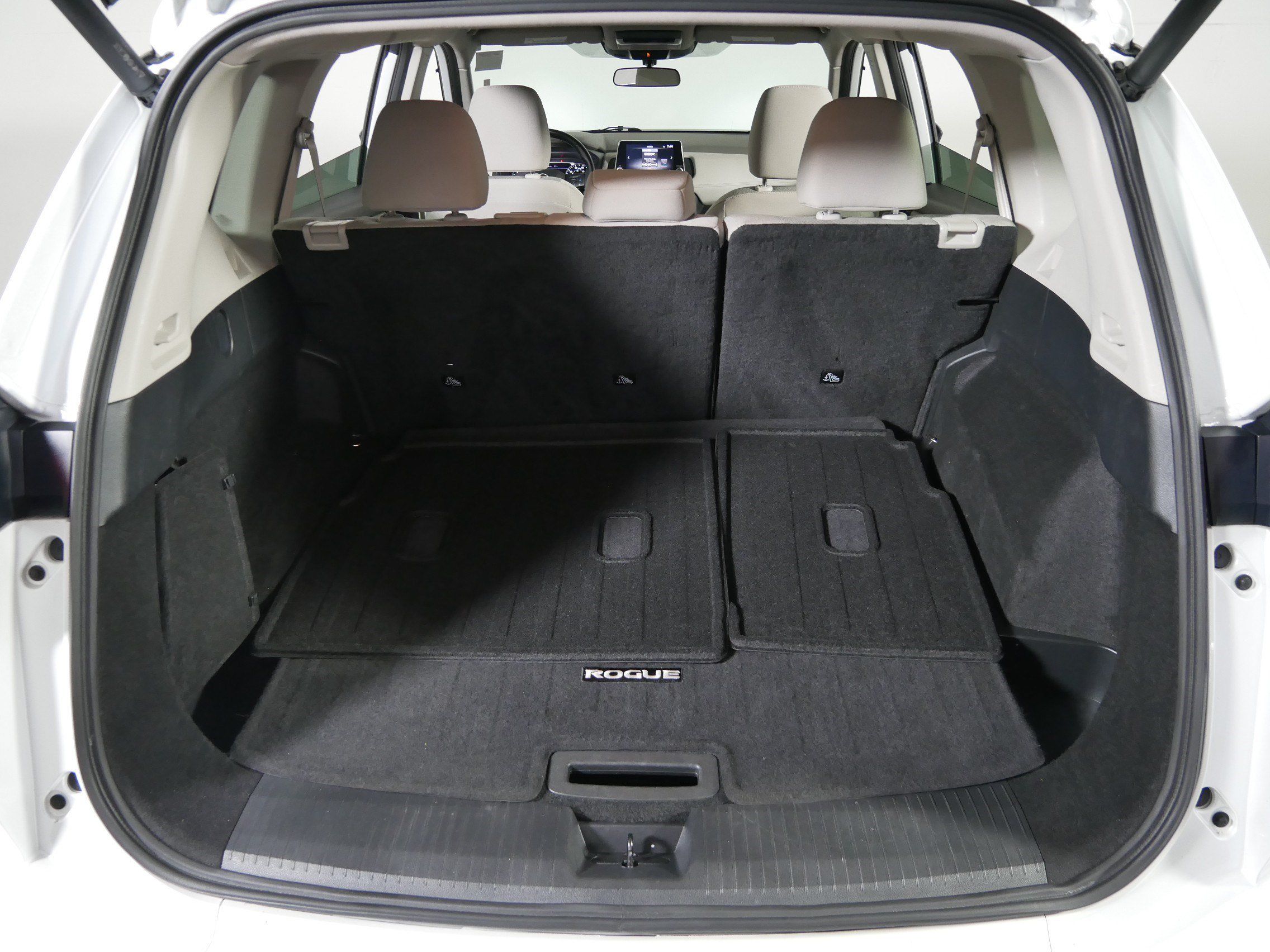 Used 2025 Nissan Rogue SV AWD/4WD image 18