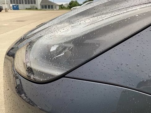 Used 2023 Tesla Model Y Long Range AWD/4WD image 3