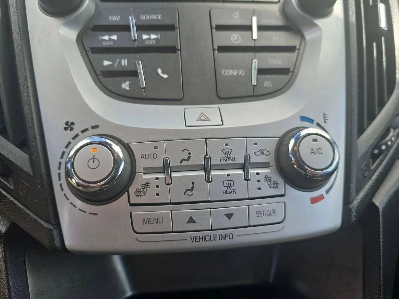 Used 2017 Chevrolet Equinox LT w/ Convenience Package FWD image 16