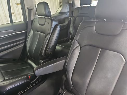 Used 2023 Jeep Grand Cherokee L Limited RWD image 14