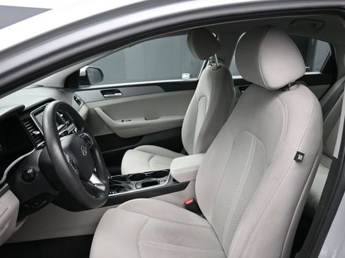 Used 2018 Hyundai Sonata SE FWD image 18