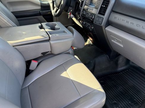 Certified 2017 Ford F250 XL w/ Power Equipment Group RWD image 15