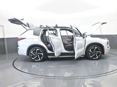 Used 2024 Mitsubishi Outlander SEL AWD/4WD image 87