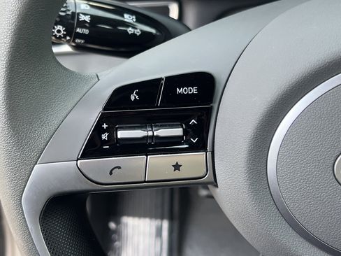 Used 2025 Hyundai Elantra SE image 28