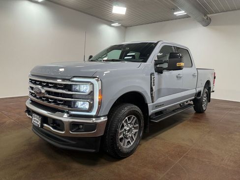 Used 2024 Ford F250 Lariat w/ FX4 Off-Road Package image 40