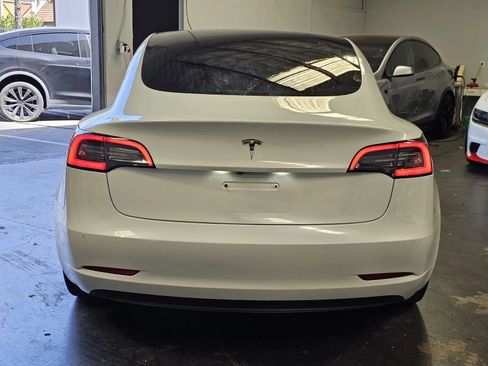 Used 2019 Tesla Model 3 Standard Range RWD image 3