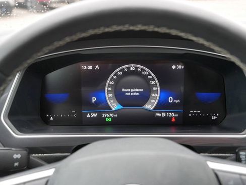 Certified 2024 Volkswagen Tiguan Wolfsburg Edition AWD/4WD image 27