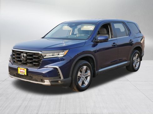 Used 2023 Honda Pilot EX-L image 3