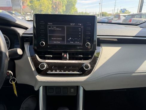 Used 2022 Toyota Corolla Cross L image 15
