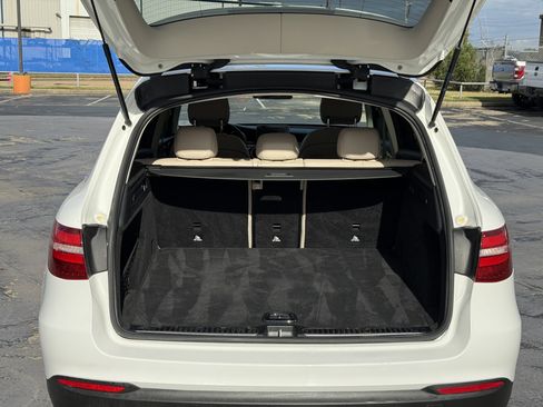 Used 2018 Mercedes-Benz GLC 300 w/ Premium Package image 37