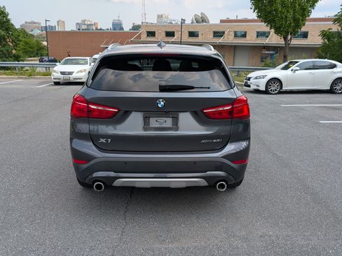 Used 2020 BMW X1 xDrive28i w/ Convenience Package AWD/4WD image 4