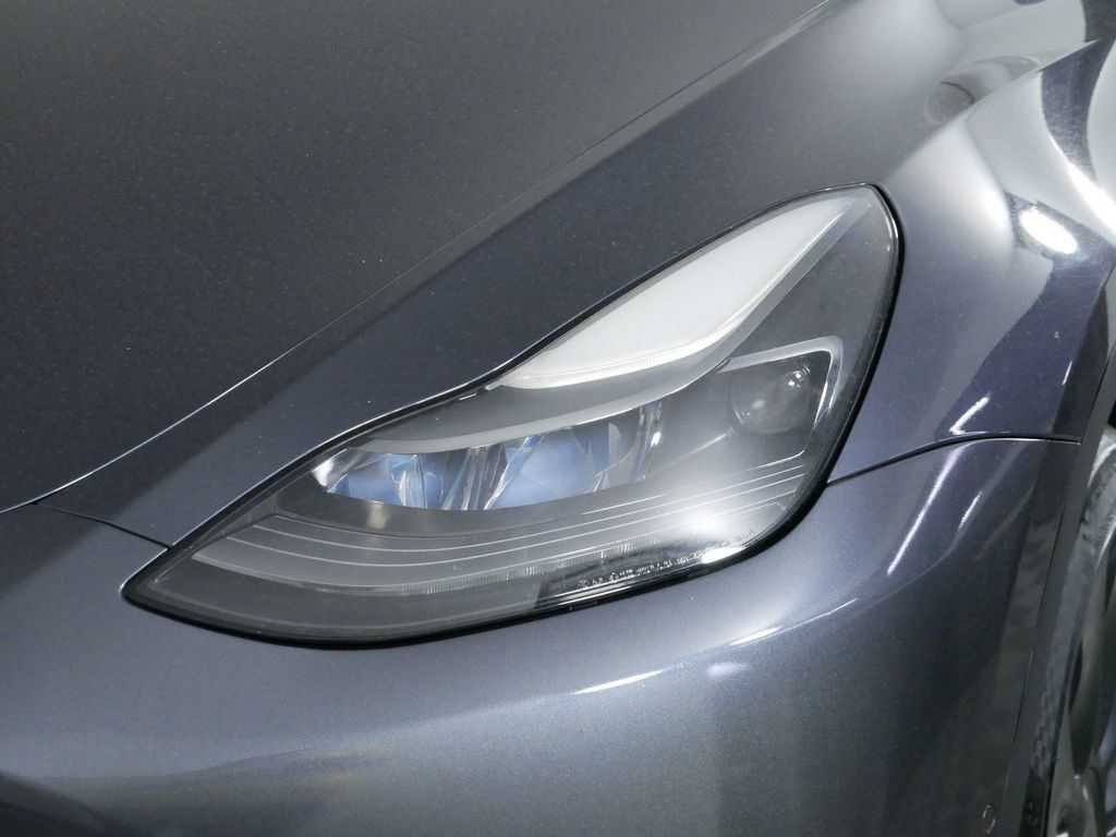 Used 2022 Tesla Model Y Performance AWD/4WD image 12