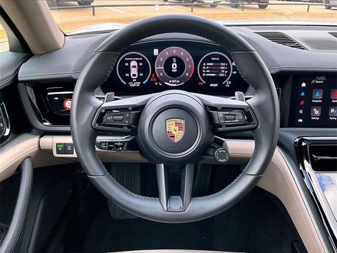 Used 2025 Porsche Panamera 4 image 15