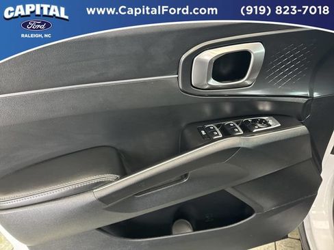 Used 2025 Kia Sorento LX FWD image 20