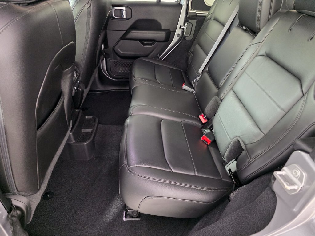 Used 2021 Jeep Wrangler Unlimited Sahara AWD/4WD image 13