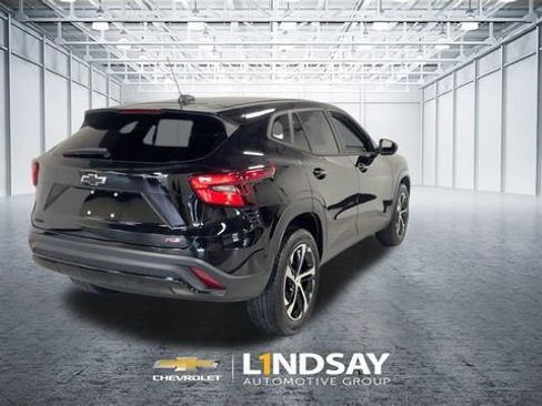 Used 2024 Chevrolet Trax RS FWD image 9