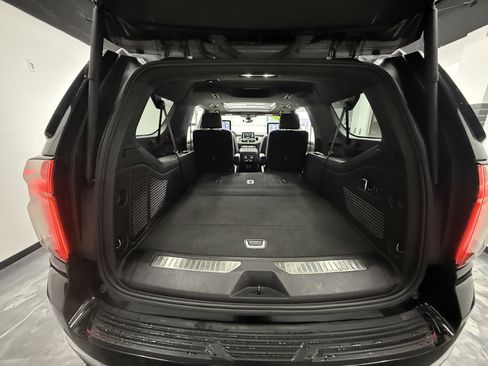 Used 2021 Chevrolet Suburban High Country image 27