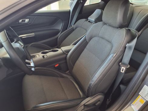 Used 2024 Ford Mustang Coupe image 3