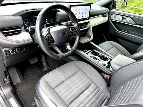Used 2025 Ford Explorer ST-Line AWD/4WD image 13