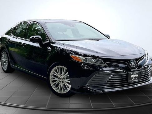 Used 2020 Toyota Camry XLE w/ Carpet Mat Package FWD image 13