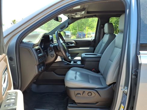 Used 2022 Chevrolet Tahoe LT w/ Luxury Package AWD/4WD image 10