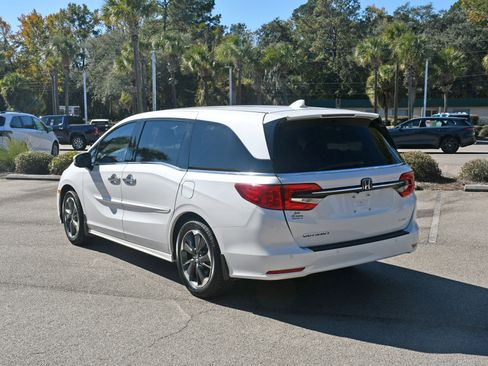 Used 2023 Honda Odyssey Elite image 4