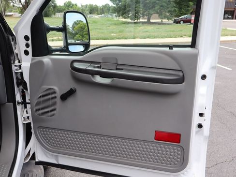 Used 2005 Ford F350 XL AWD/4WD image 27