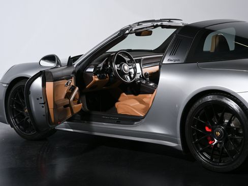 Used 2019 Porsche 911 Targa 4 GTS AWD/4WD image 14