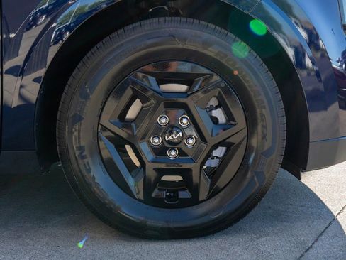 New 2026 Kia Carnival FWD image 31