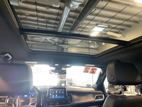 Used 2022 Chevrolet Tahoe LT w/ LT Signature Plus Package image 9