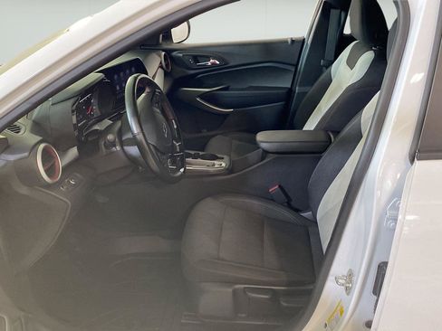 Used 2024 Chevrolet Trax RS w/ Driver Confidence Package FWD image 43