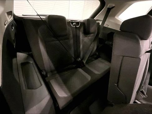 Used 2020 Volkswagen Tiguan S image 30