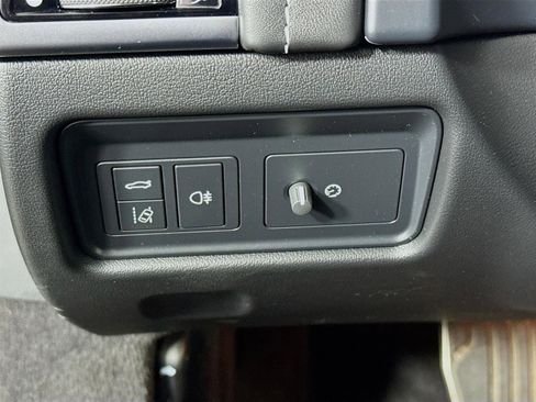 Certified 2023 Jaguar F-TYPE R AWD/4WD image 10