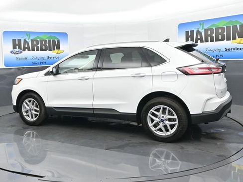 Used 2022 Ford Edge SEL w/ Convenience Package AWD/4WD image 3