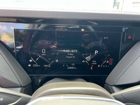 Used 2025 GMC Yukon XL Denali AWD/4WD image 26