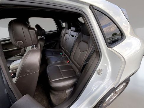 Used 2018 Porsche Macan AWD/4WD image 22