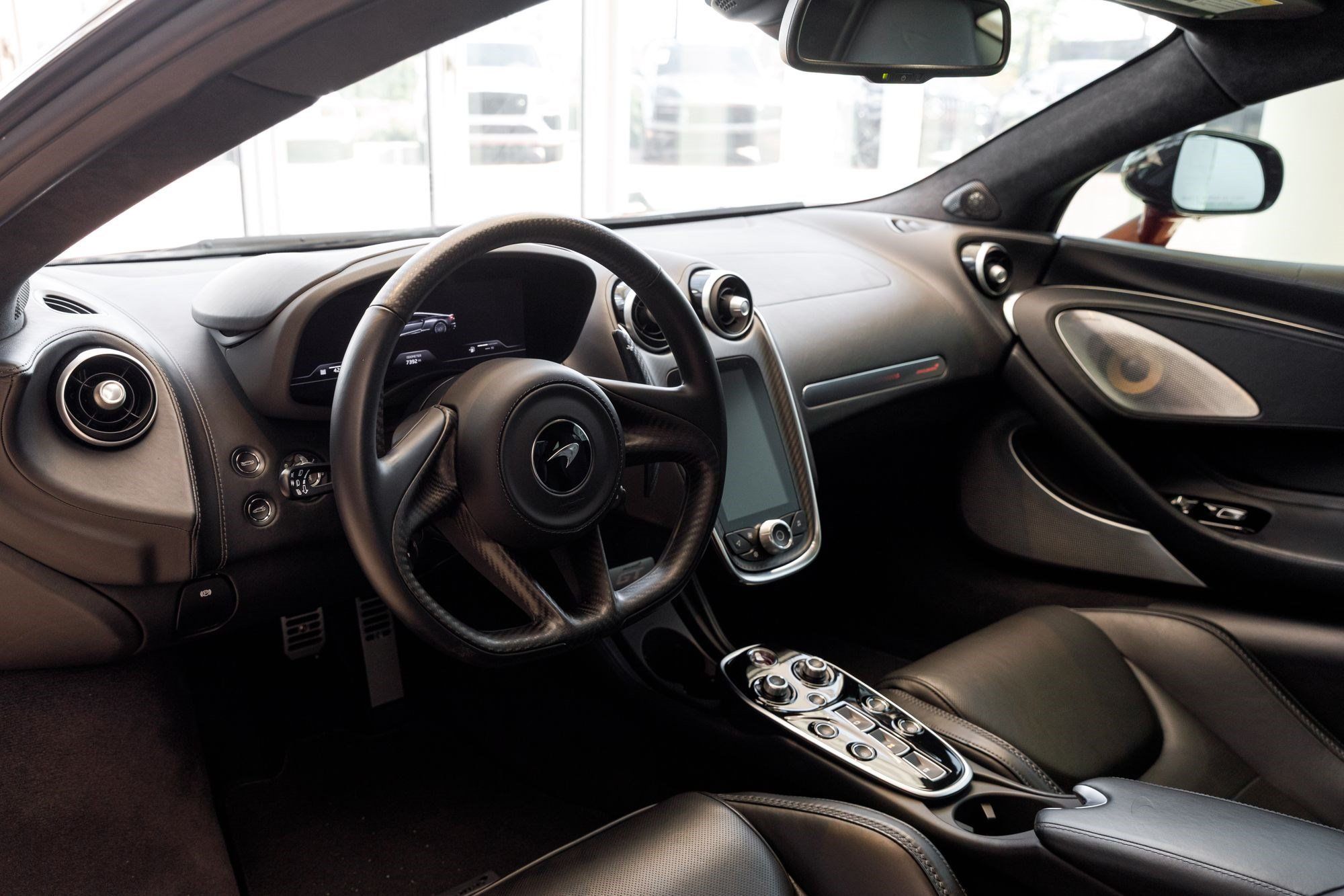 Used 2023 McLaren GT RWD image 10