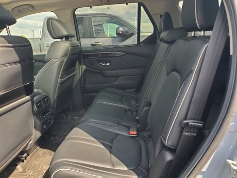 Used 2025 Honda Pilot Elite image 8