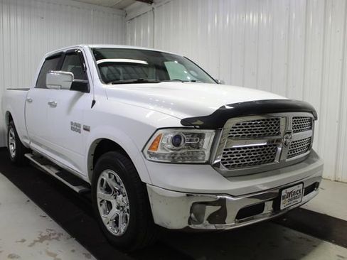Used 2017 RAM 1500 Laramie RWD image 3