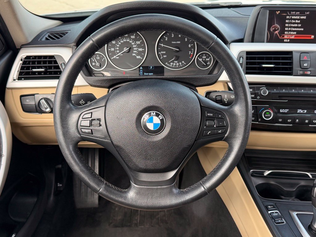 Used 2017 BMW 320i xDrive Sedan AWD/4WD image 17