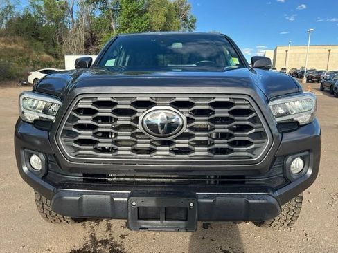 Used 2022 Toyota Tacoma TRD Off-Road AWD/4WD image 9