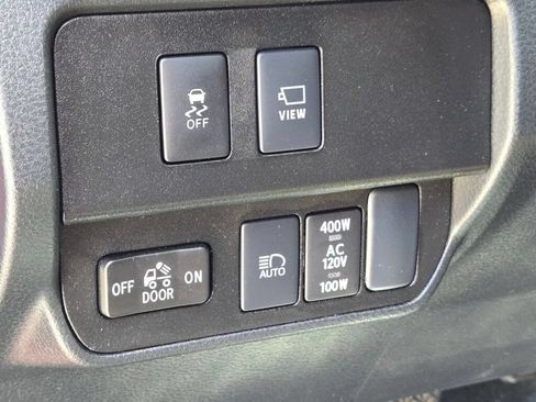 Used 2022 Toyota Tacoma Limited AWD/4WD image 27