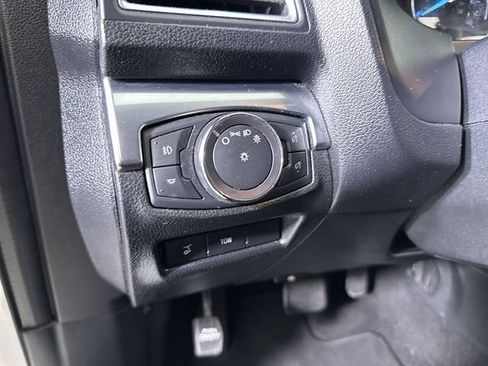 Used 2019 Ford Explorer Limited w/ Class III Trailer Tow Package FWD image 18