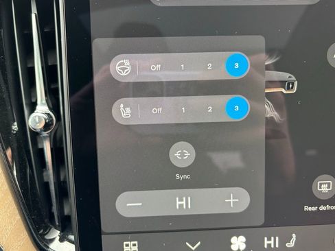 Certified 2026 Volvo XC60 B5 Plus w/ Protection Package Premier image 15